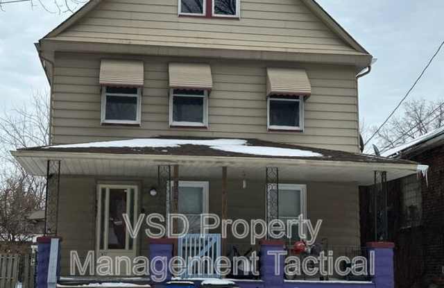 Photo of 3651 E 55 St