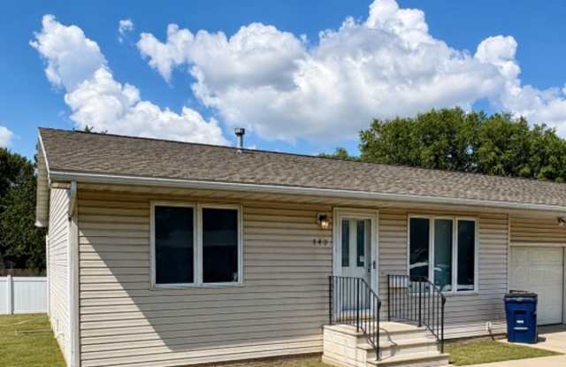 3 bedroom 2 bathroom