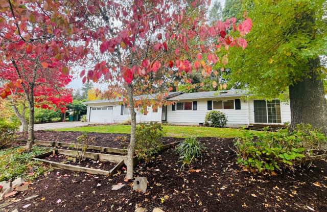 Photo of Charming One-Level Home in Garden Home — Near Washington Square  Trader Joe’s! Landscaping Included + Half Off First Month’s Rent!