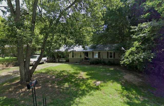 Photo of 908 Moss Hill Drive