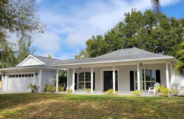 Annual unfurnished 3/2 SFH pool home in Sarasota Golf Club Colony - 1951 Rolling Green Circle, Sarasota County, FL 34240