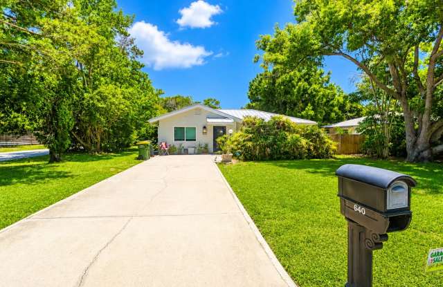 Annual Unfurnished 3/2 home just south of Ringling Museum