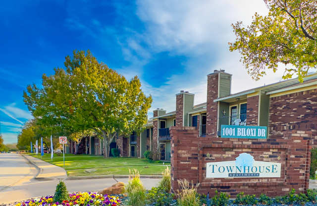 Townhouse Apartments