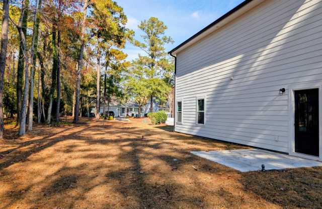 1683 E Magnolia Court SW