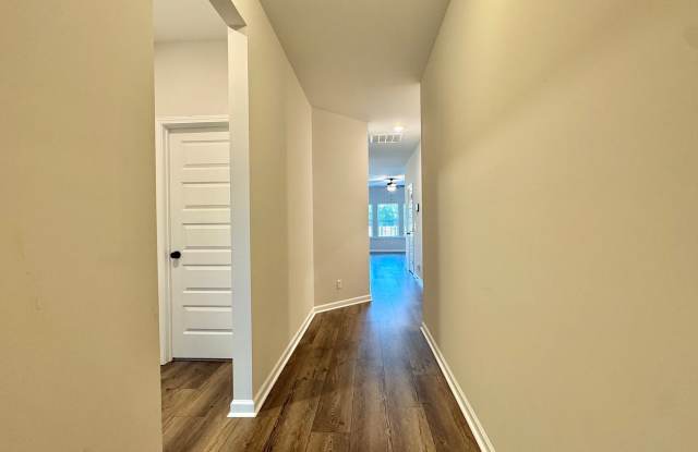 $500 RENT CREDIT | MOVE IN READY! (Pet Friendly)