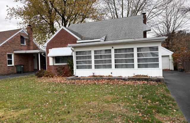 Photo of 3 Bedroom 2 Bathroom Cape Cod Available in York!