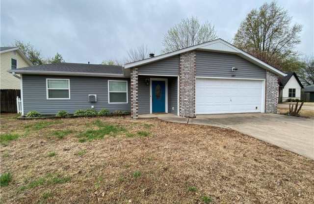 207 Winesap  LN - 207 Winesap Lane, Bentonville, AR 72712