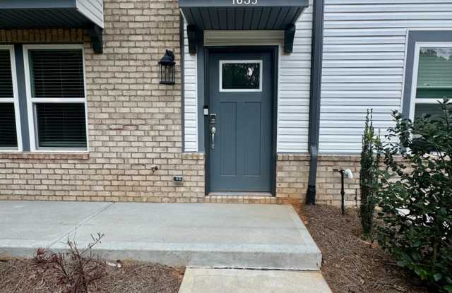 New Construction! 3BR/2.5BA Townhouse