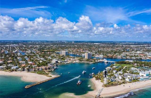 Photo of 2443 NE 26th St