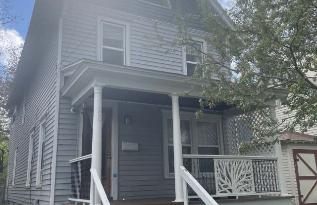 606 Mundy St