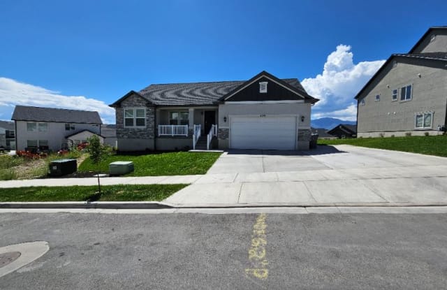 439 n hill view dr - 439 North Hill View Drive, Saratoga Springs, UT 84005