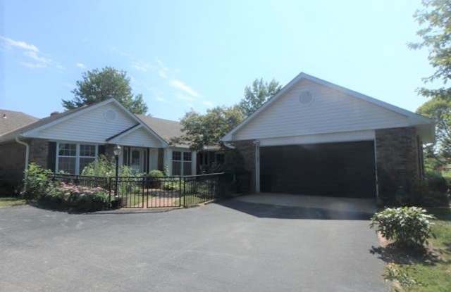 Spectacular 5 Bed 3 Bath With Amazing View Of Number 9 Fairway at CCMO!
