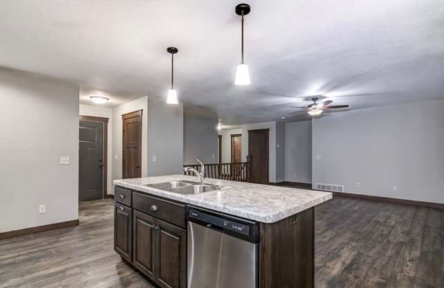 Photo of 971 Daisy Ln