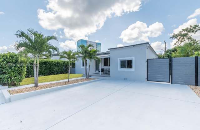 Photo of 260 NE 46th St