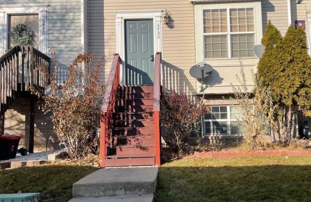 BEAUTIFUL TOWNHOME!!!
