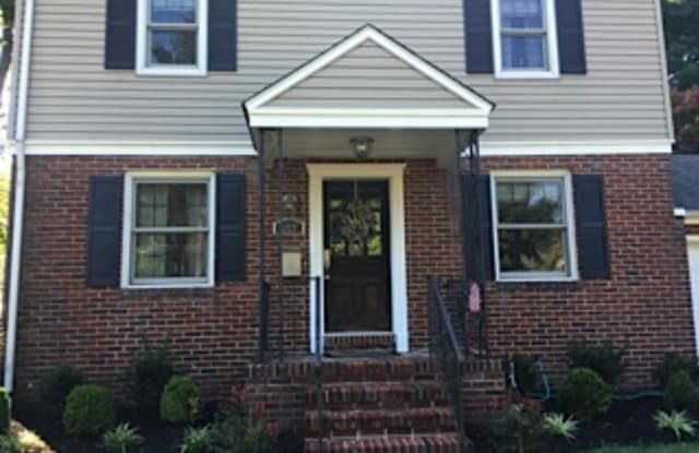 657 W CRYSTAL LAKE AVENUE - 657 West Crystal Lake Avenue, Camden County, NJ 08033