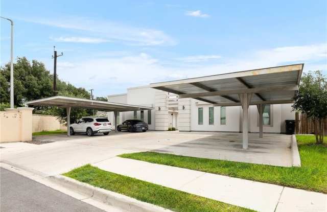 Photo of 1305 Alta Vista Drive unit: 4