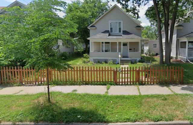 Photo of Stunning 5 Bedroom, 2 Bathroom Home in Minneapolis! Available 3/1/2026-Section 8 Accepted