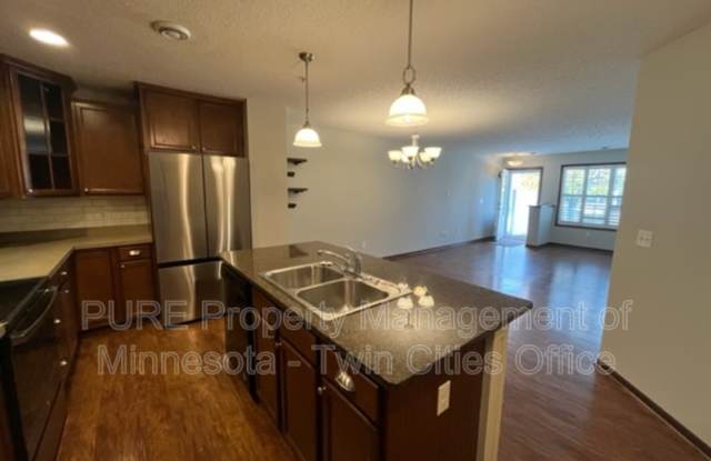 3523 Maureen Ln