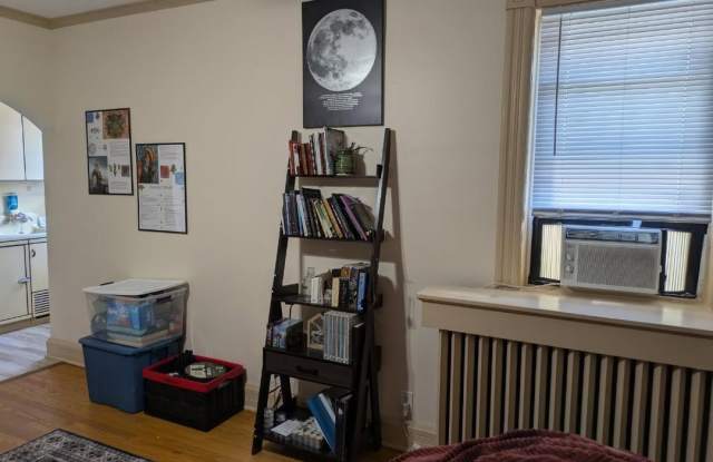 328 W Saint Charles Road