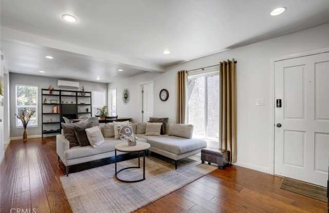 1301 S Hudson Avenue