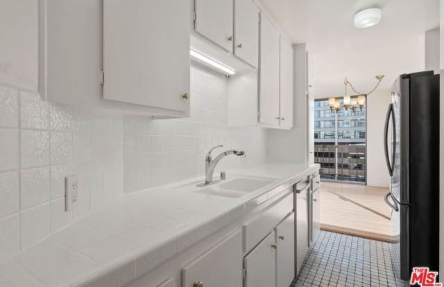 10747 Wilshire Blvd unit: 701