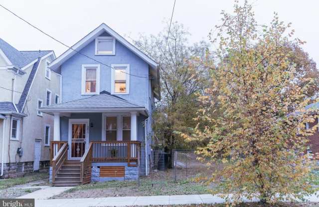 Photo of 3817 22ND Street NE