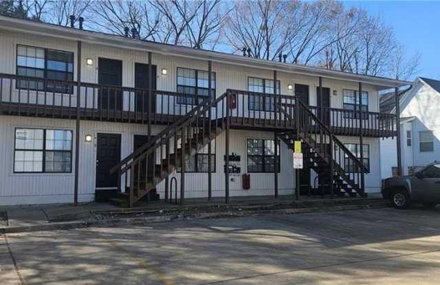 632  N Whitham  AVE Unit #4