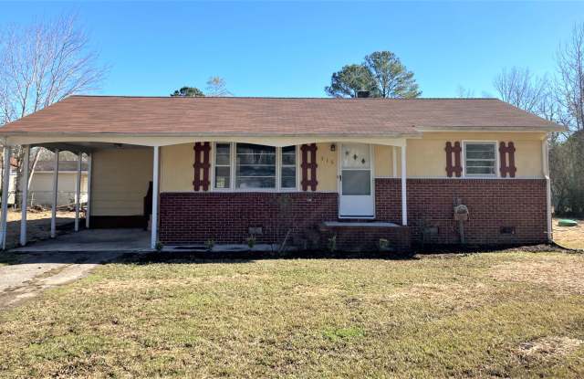 3 Bedroom 1 Bathroom Home Off of Gum Branch Rd.