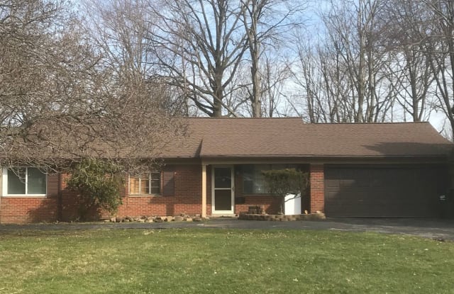 5483 Roy Rd - 5483 Roy Road, Highland Heights, OH 44143