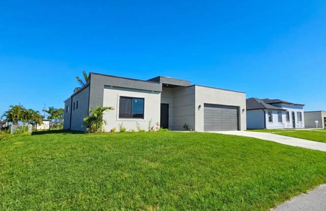 1027 Kismet Parkway Westclientes@realtymiamigroup.com