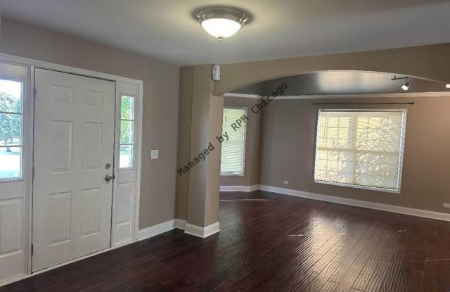 5490 Fox Path Ln Hoffman Estates, IL 60192