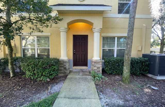 Beautiful End-Unit Townhome in Gated Eiland Park Community!