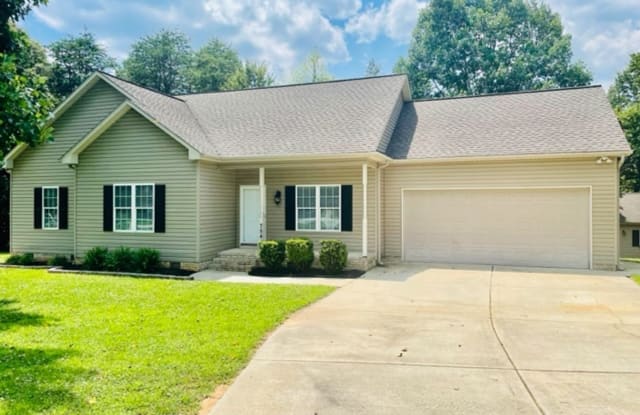 7541 Strawberry Rd - 7541 Strawberry Road, Summerfield, NC 27358