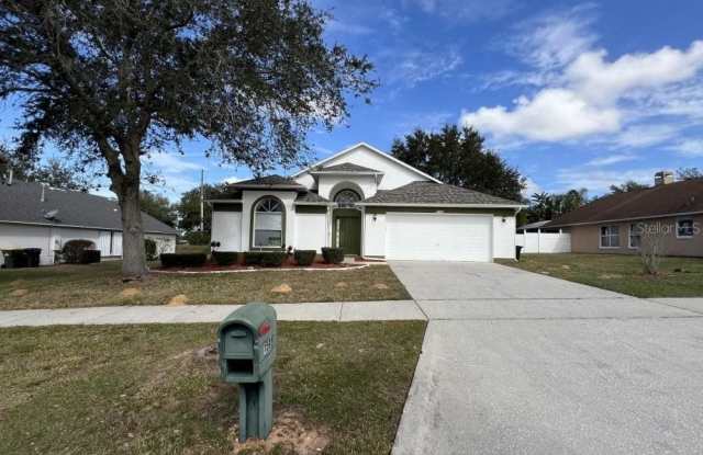 1592 SILHOUETTE DRIVE - 1592 Silhouette Drive, Clermont, FL 34711