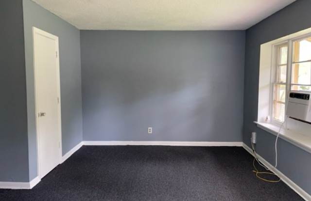 3 Bedroom / 1 Bath home in Central Valdosta