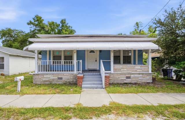 Charming 3-Bedroom Home in Historic Ybor City with Open Floor Plan & Vaulted Ceilings