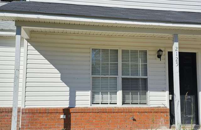 2 BR 2.5 BA in Hunters Creek