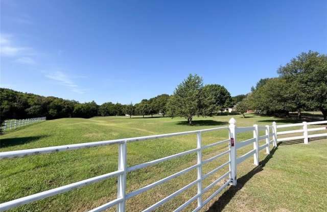 654 S Falling Leaves Drive