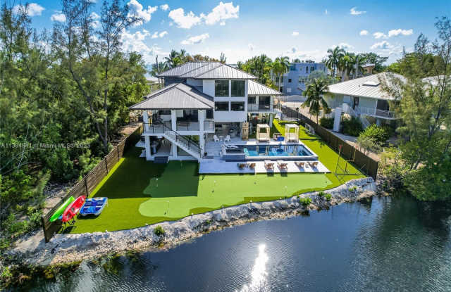 32 N Bounty Ln