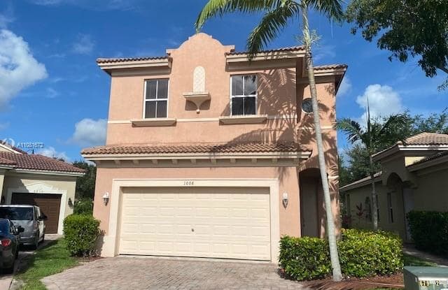 1008 NE 39th Ave - 1008 NE 39th Ave, Homestead, FL 33033