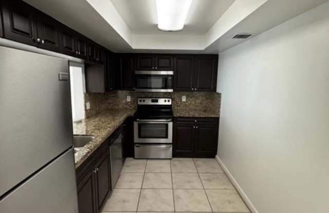 3303 NW 101 Ave