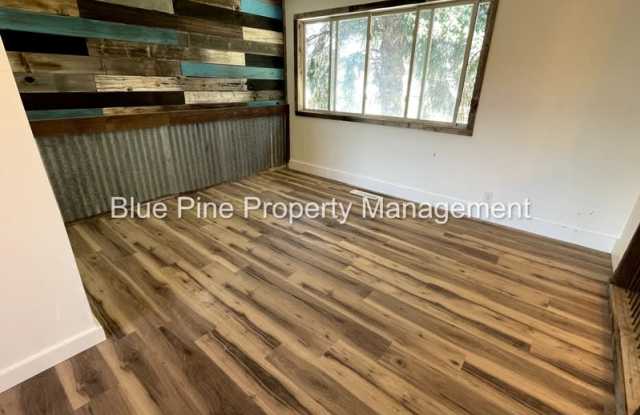 2871 North 41st East