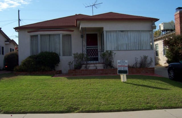 8017 Holy Cross Place ($150) - 8017 Holy Cross Place, Los Angeles, CA 90045