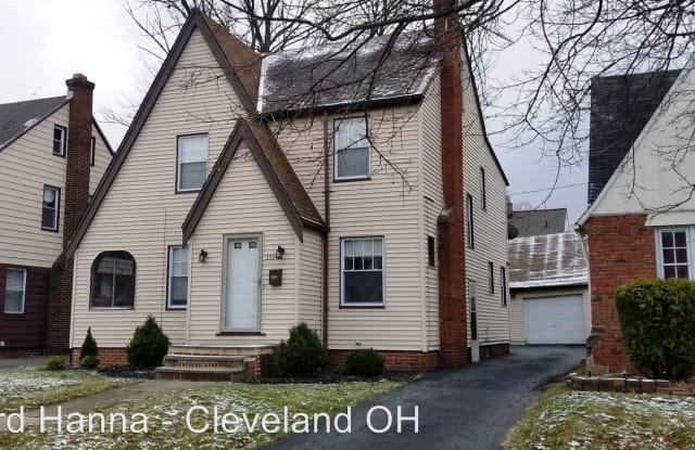 3594 Grosvenor Road - 3594 Grosvenor Road, Cleveland Heights, OH 44118