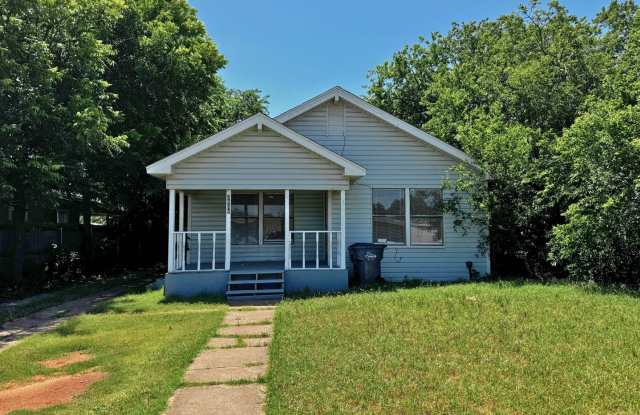 Cute and cozy 2 Bed 1 Bath in Fairview!