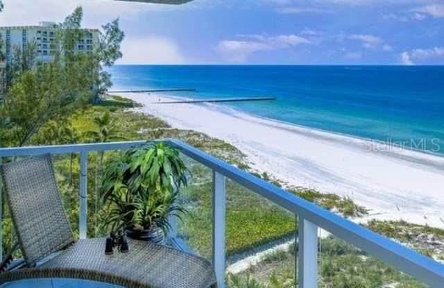 2425 GULF OF MEXICO DRIVE