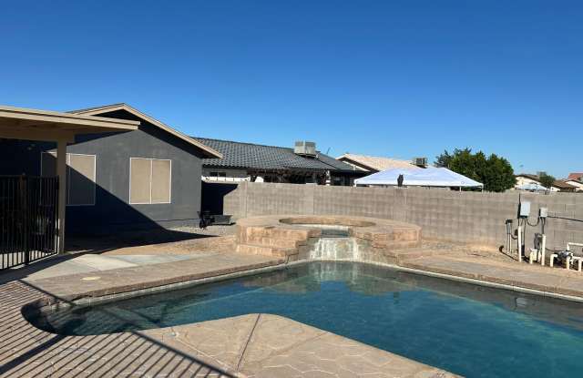 OCOTILLO DESERT POOL HOME!