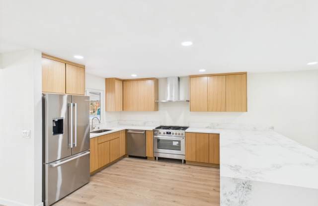 Modern Luxury 3x2 home in the Heart of Vista