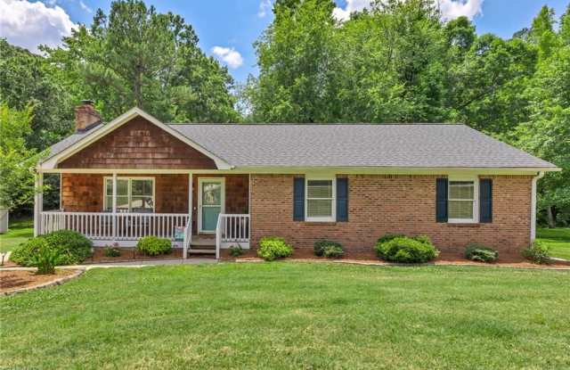 Photo of 474 Robin Ln